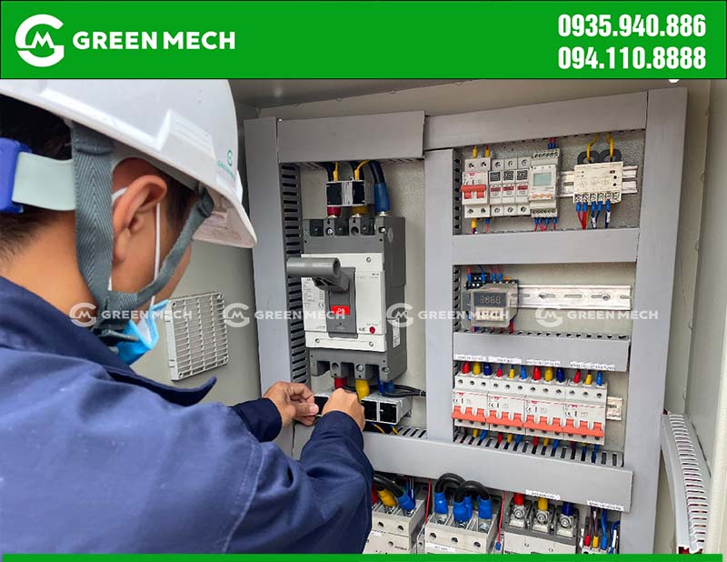 Tủ điều khiển dây chuyền băm gỗ tự động